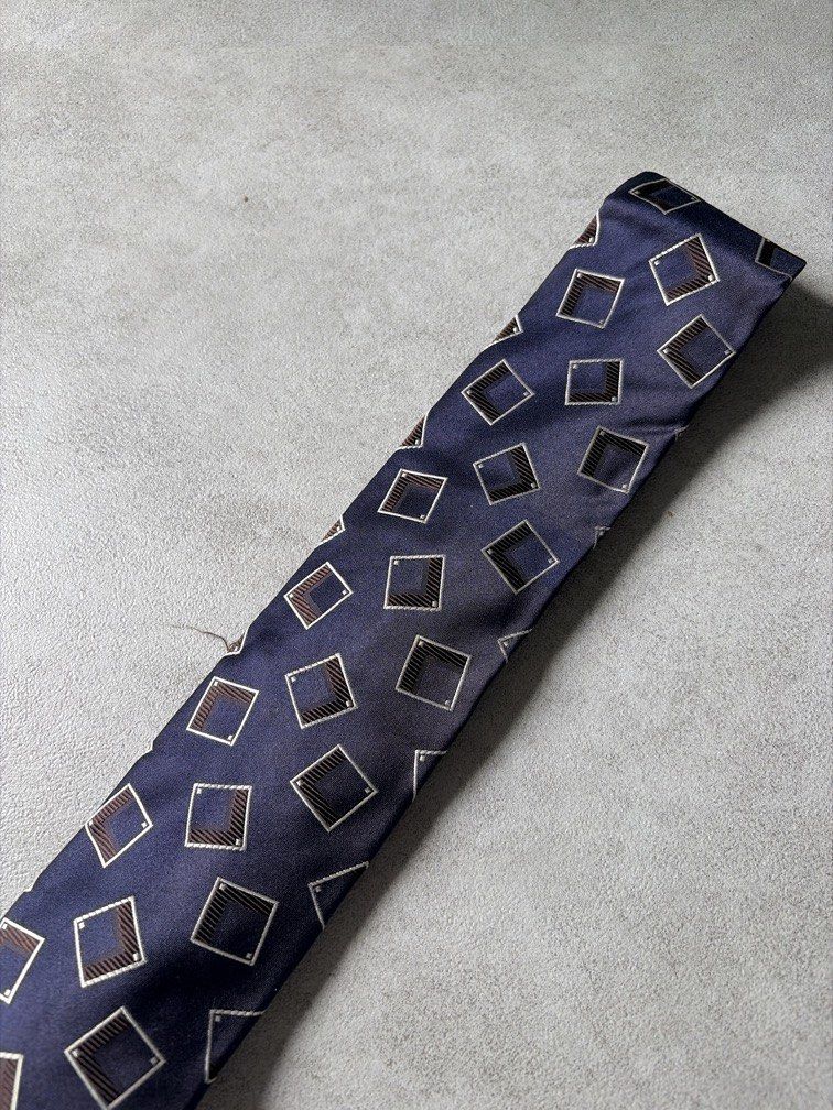 Anniversaire Necktie (Category: Ties) located in Pasig City. Submitted by chamoisee (Listing ID 1469798219, Image 2). Description: Anniversaire Necktie.