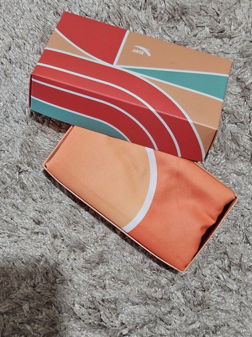 ANTA Bath Towel (Category: Activewear) located in Makati City. Submitted by looneytooney (Listing ID 1469785122, Image 1). Description: .