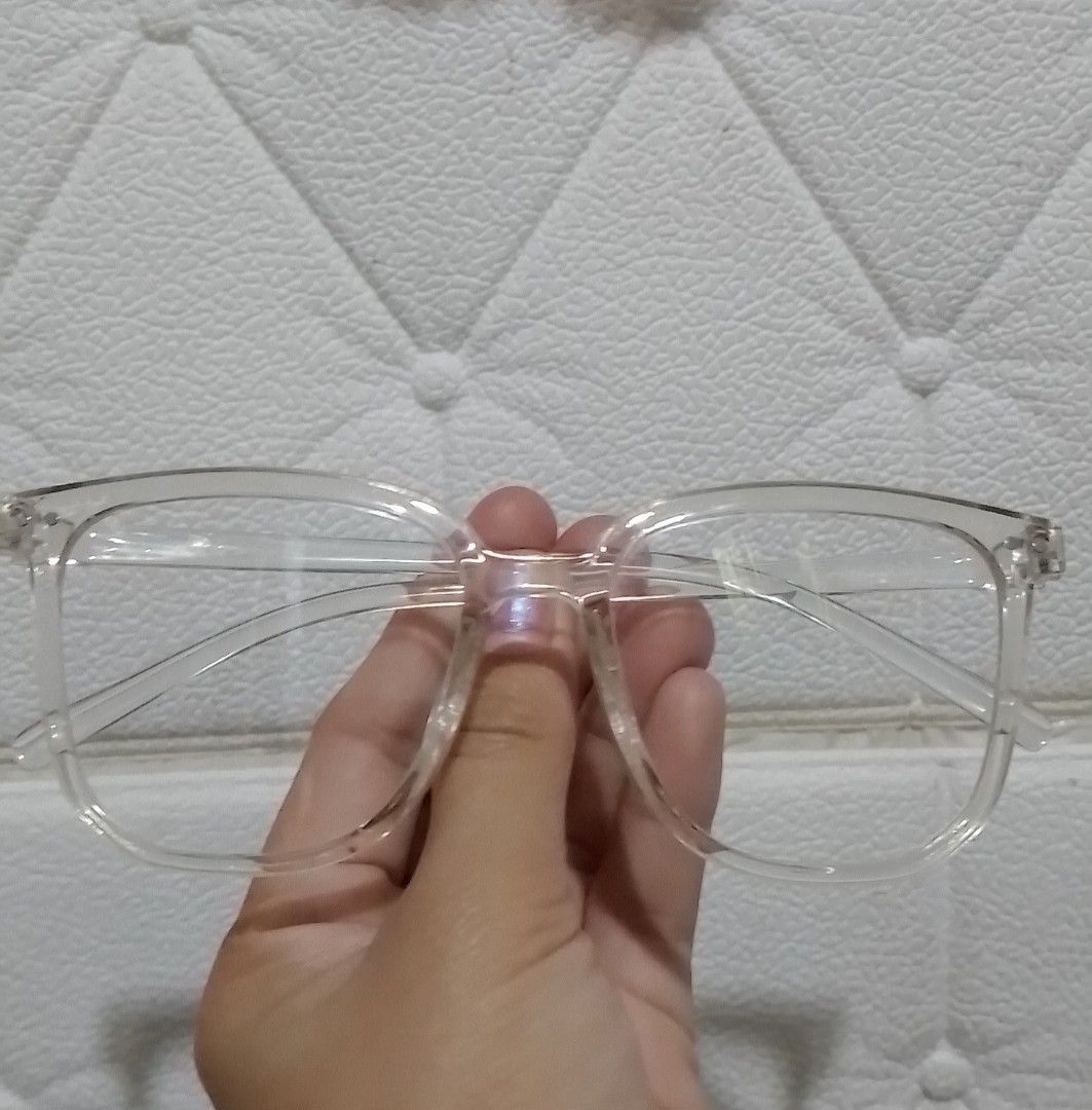Anti radiation transparent frame eyeglasses (Category: Sunglasses & Eyewear) located in Batangas. Submitted by zenrez_shop (Listing ID 1469943946, Image 2). Description: Transparent, anti radiation eyeglasses square frame.