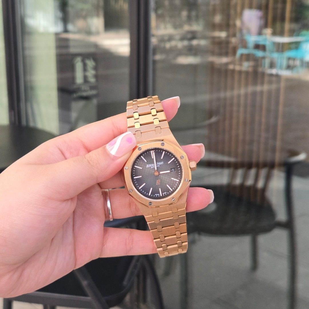 AP Watch Rose Gold (Category: Men's Watches) located in Quezon City. Submitted by flipandfind (Listing ID 1469725503, Image 1). Description: - kindly check photos for the condition P 10k mop: gcash delivery: grab express only.