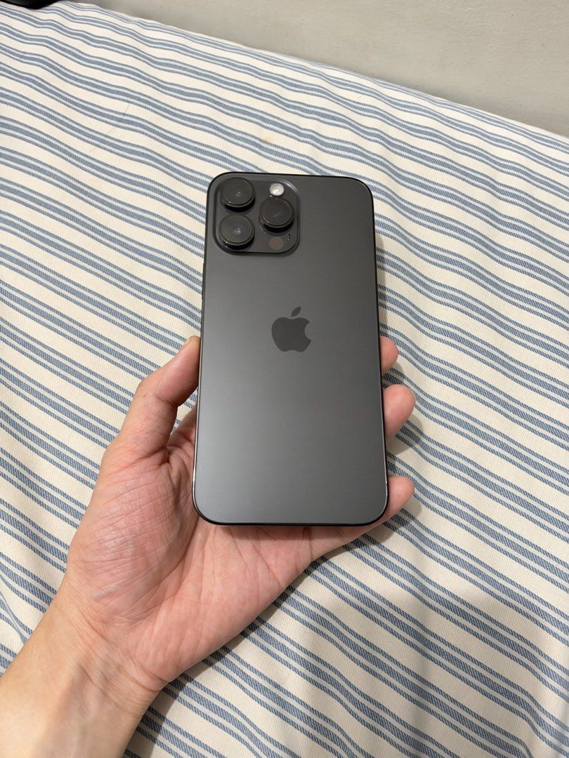 Apple iPhone 14 Pro Max 128GB Space Black (Category: iPhone 14 Series) located in Makati City. Submitted by madmarkkk (Listing ID 1469907642, Image 2). Description: iPhone 14 Pro Max 128GB Space Black 73% batt health E-sim only US Variant No box cause left it in the states :( No issues RFS: upgrading Message me if interested!.