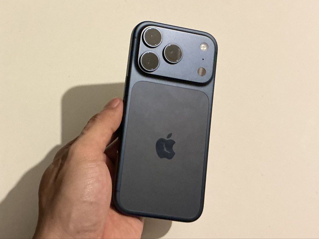 Apple iPhone 17 Pro 512gb Deep Blue (Category: iPhone 17 Series) located in Paranaque City. Submitted by paaayo (Listing ID 1469872881, Image 2). Description: Iphone 17 Pro 512gb Deep Blue No Issues,No scratches, Bought from Powermac Pics are actual photo of the unit I am the first owner complete with box and original cord 91% battery health.