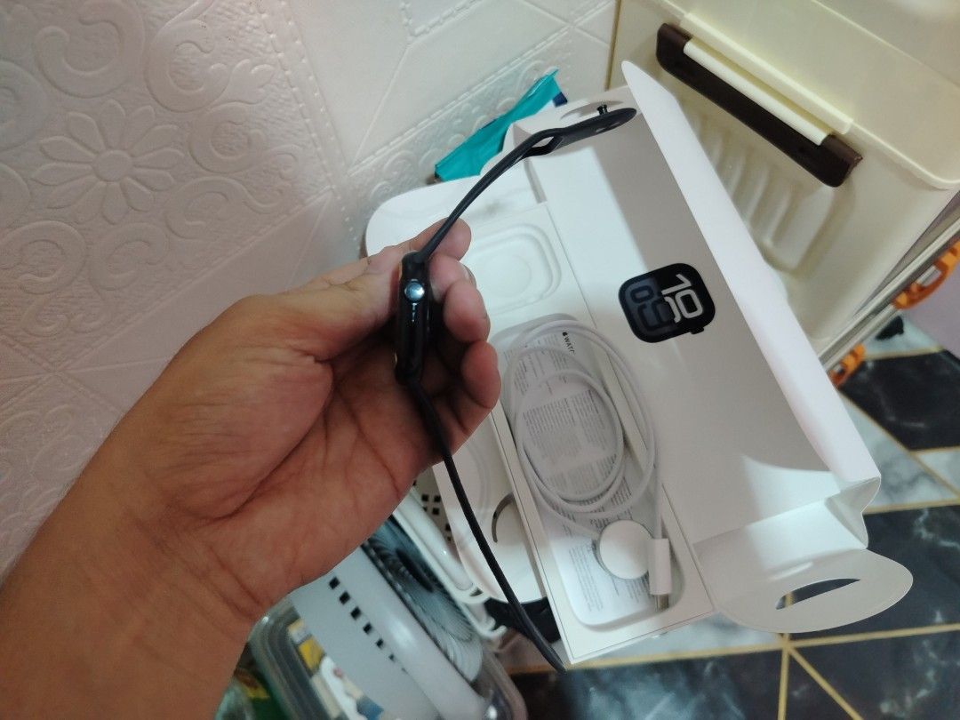 APPLE WATCH SERIES 10 46MM (Category: Men's Watches) located in Muntinlupa City. Submitted by hendricio (Listing ID 1469867602, Image 3). Description: .