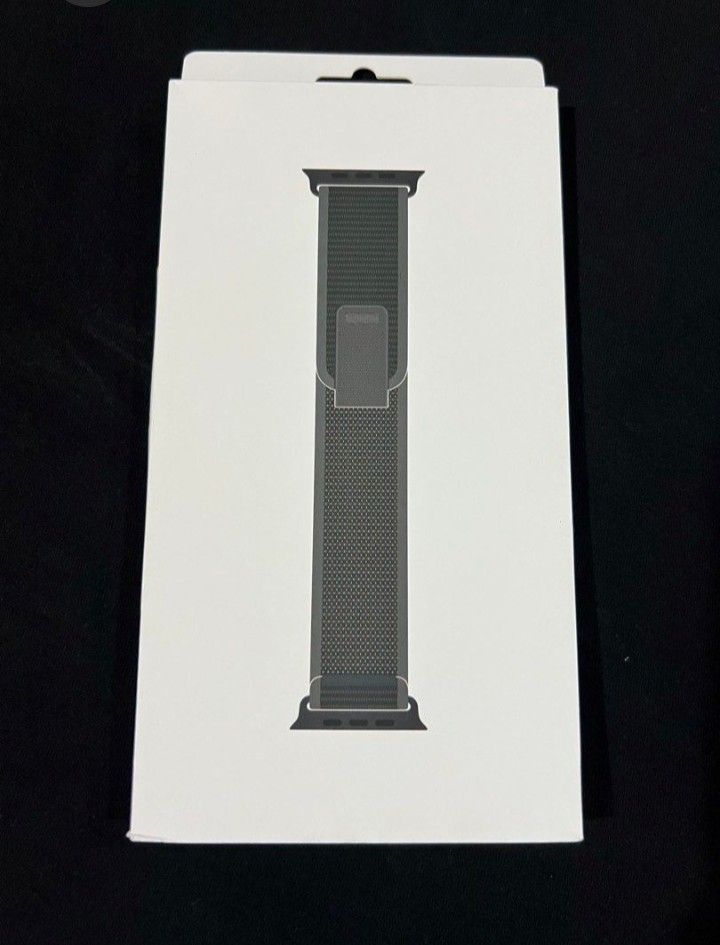 Apple Watch Ultra 49mm Green Trail Loop (Category: Wearables & Smart Watches) located in Dasmarinas. Submitted by arielvergano (Listing ID 1469814992, Image 3). Description: Apple Watch Ultra 49mm Green Trail Loop Php 1,700 (Regular Price is 5,990) Brand New, opened box (fitted only condition). Refrain from sending an "Is this available" inquiry. The item is still available as long as this listing is up. 📍 Meet-up: Waltermart, Dasmarinas, Cavite