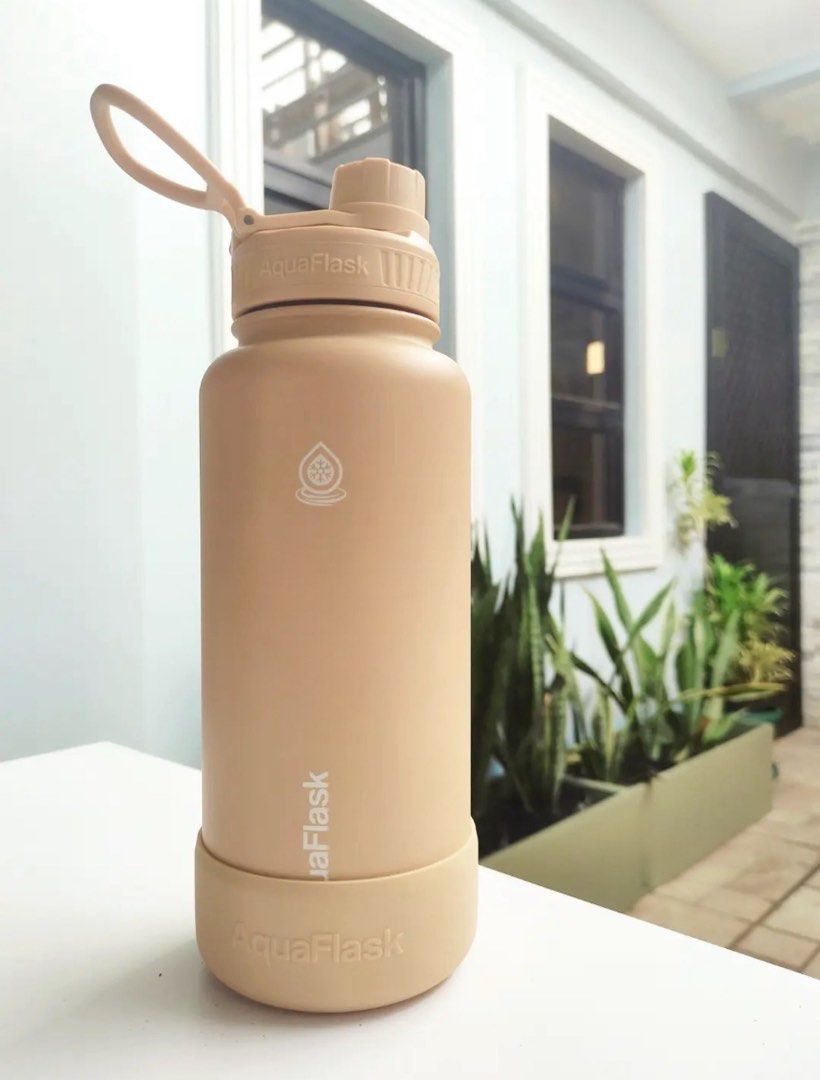 Aquaflask Earth Series - Buckwheat 32oz (Category: Water Bottles & Tumblers) located in Tacloban City. Submitted by closetclutters (Listing ID 1469920914, Image 1). Description: Original Aquaflask With Box, lightly used. RFS: Di na nagagamit since I have other water bottles.