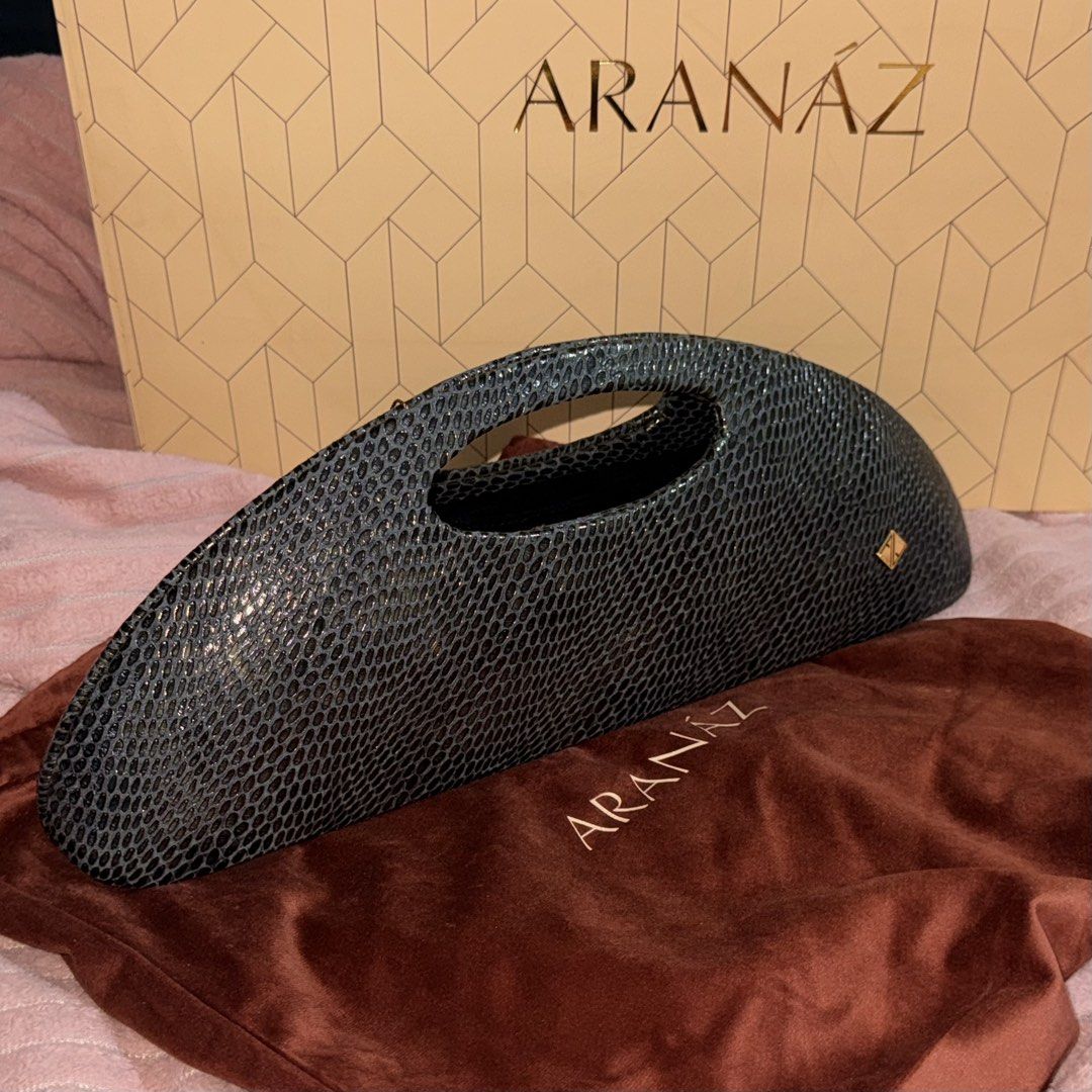 Aranaz Amor 2 Mini in snake skin (Category: Clutches) located in Manila. Submitted by mochi_828 (Listing ID 1462699858, Image 3). Description: 📌 Bought few days ago 📌Has not yet been released online 📌 Very limited stocks (according to Aranaz) .