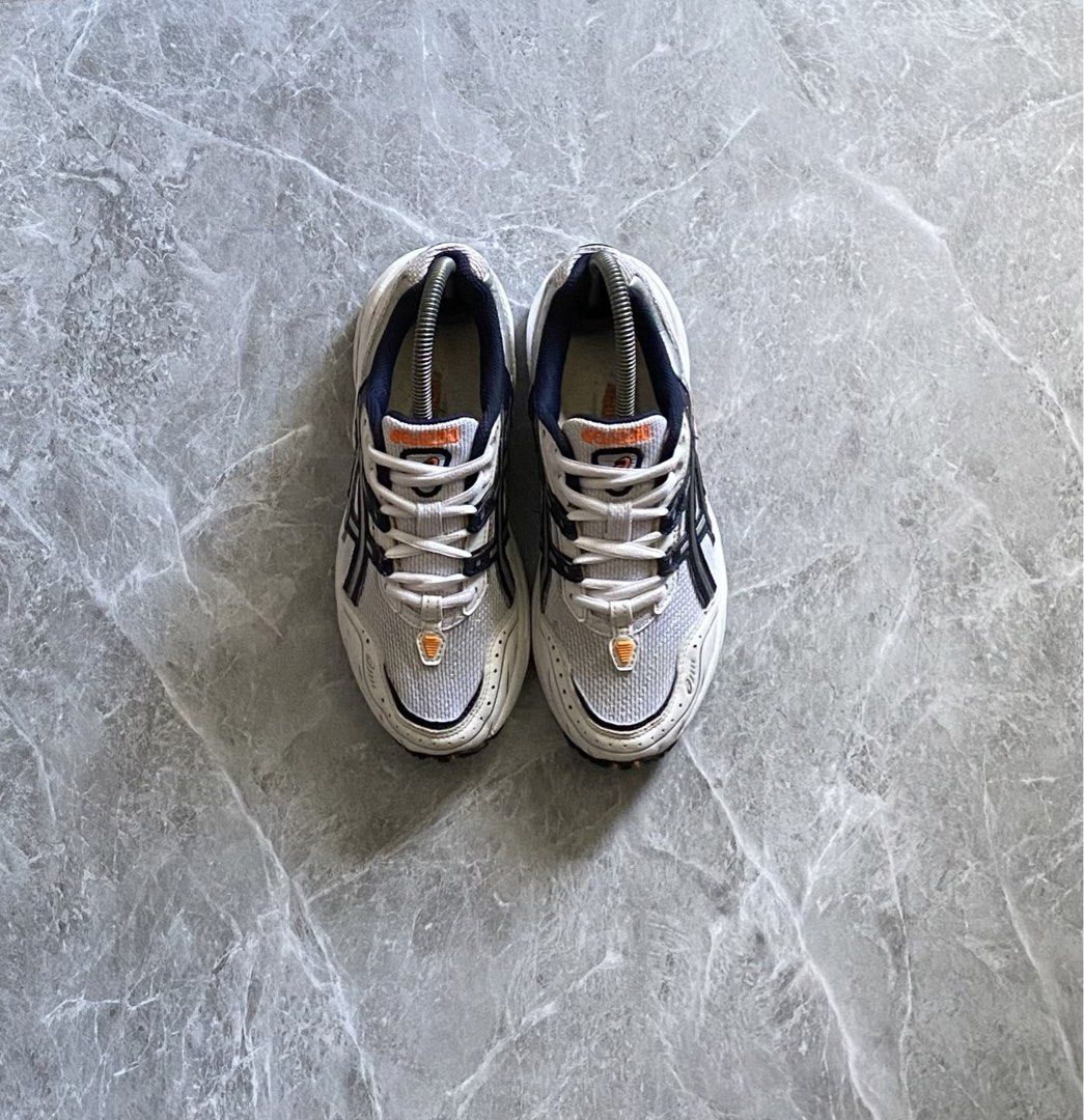Asics Gel-1090 (Category: Sneakers) located in San Carlos. Submitted by ddri.pshop (Listing ID 1469843776, Image 3). Description: Size 6 US W / 37 euro / 23 cm.