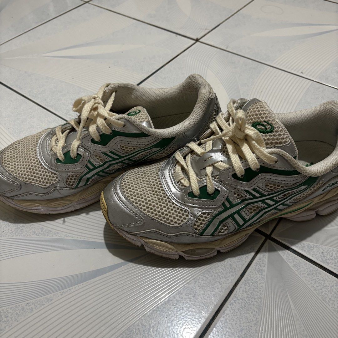 ASICS GEL-1130 (Category: Sneakers) located in Magalang. Submitted by mvenetri (Listing ID 1469883802, Image 1). Description: ASICS GEL-1130 - Auth!! - Colorway: Silver mesh upper with green branding and accents - Has been used a few times only, shows light surface dirt !.