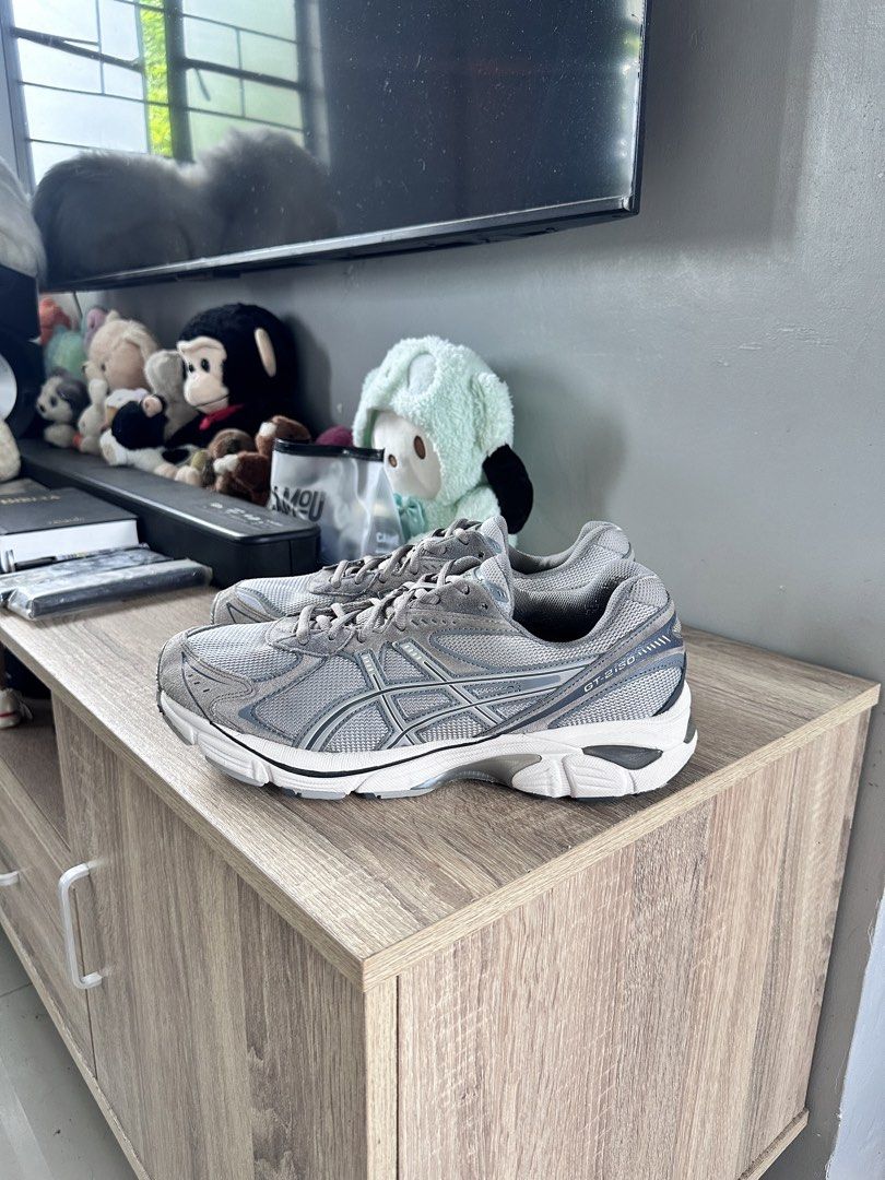 Asics Gel Gt 2160 (Category: Casual Shoes) located in Manila. Submitted by nilodanzcuadra (Listing ID 1469812867, Image 3). Description: Size 10 mens Excellent condition Loc: north caloocan.