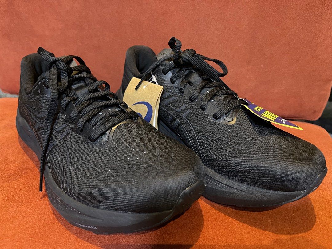Asics GT-2000 14 Running Shoes (Category: Sneakers) located in San Jose del Monte. Submitted by SophiesticatedJapanSurplus (Listing ID 1469941798, Image 2). Description: Brand new condition with box / deformed Size :41.5.