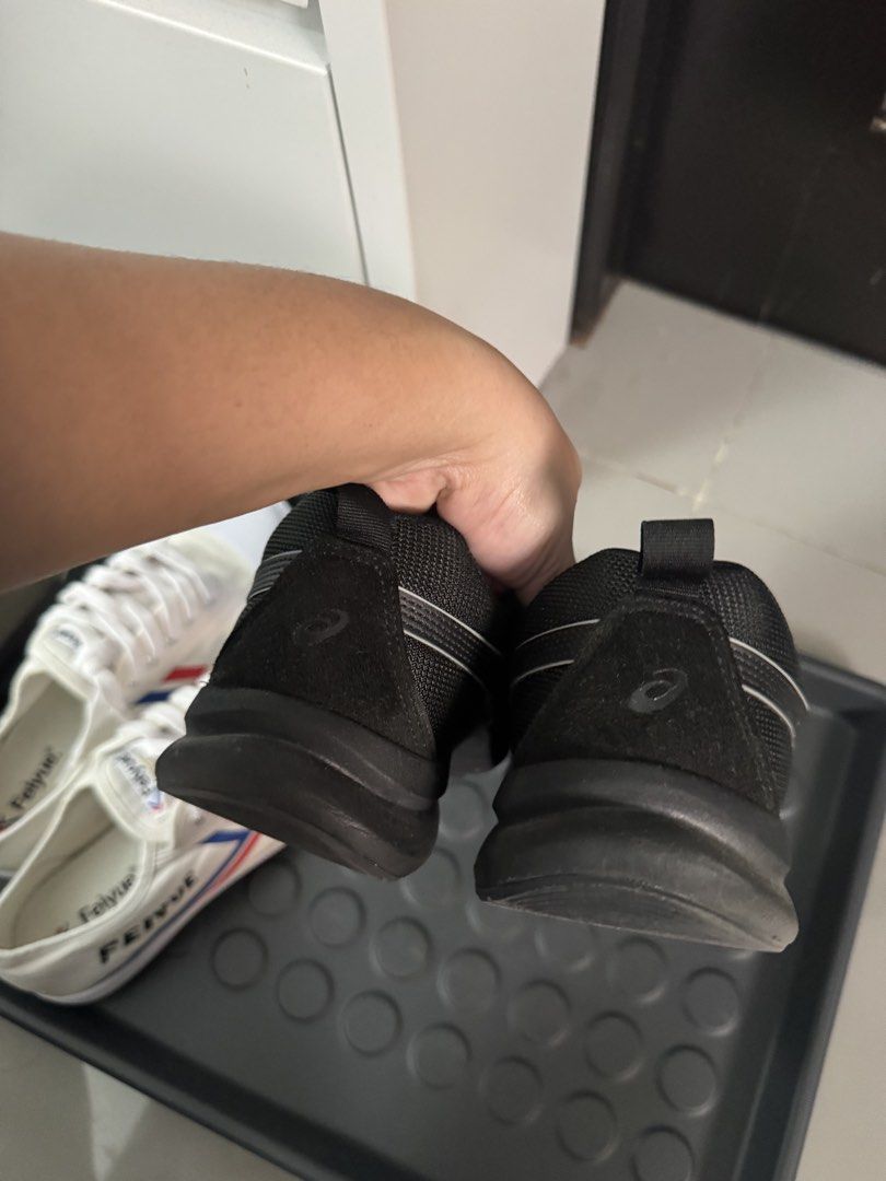 ASICS LIFEWALKER (Category: Sneakers) located in Manila. Submitted by jajamdc47947 (Listing ID 1469927081, Image 2). Description: - Brand: Asics - Color: Black - Style: Slip-on with secure velcro strap closure - Material: Breathable mesh upper with iconic side and heel branding - Size: 25.0 cm / EUR 40 - Condition/Features: Comfortable daily wear shoes, quick and easy to slip on and off Bought in korea april this year Rfs: cant wear flats now.hav