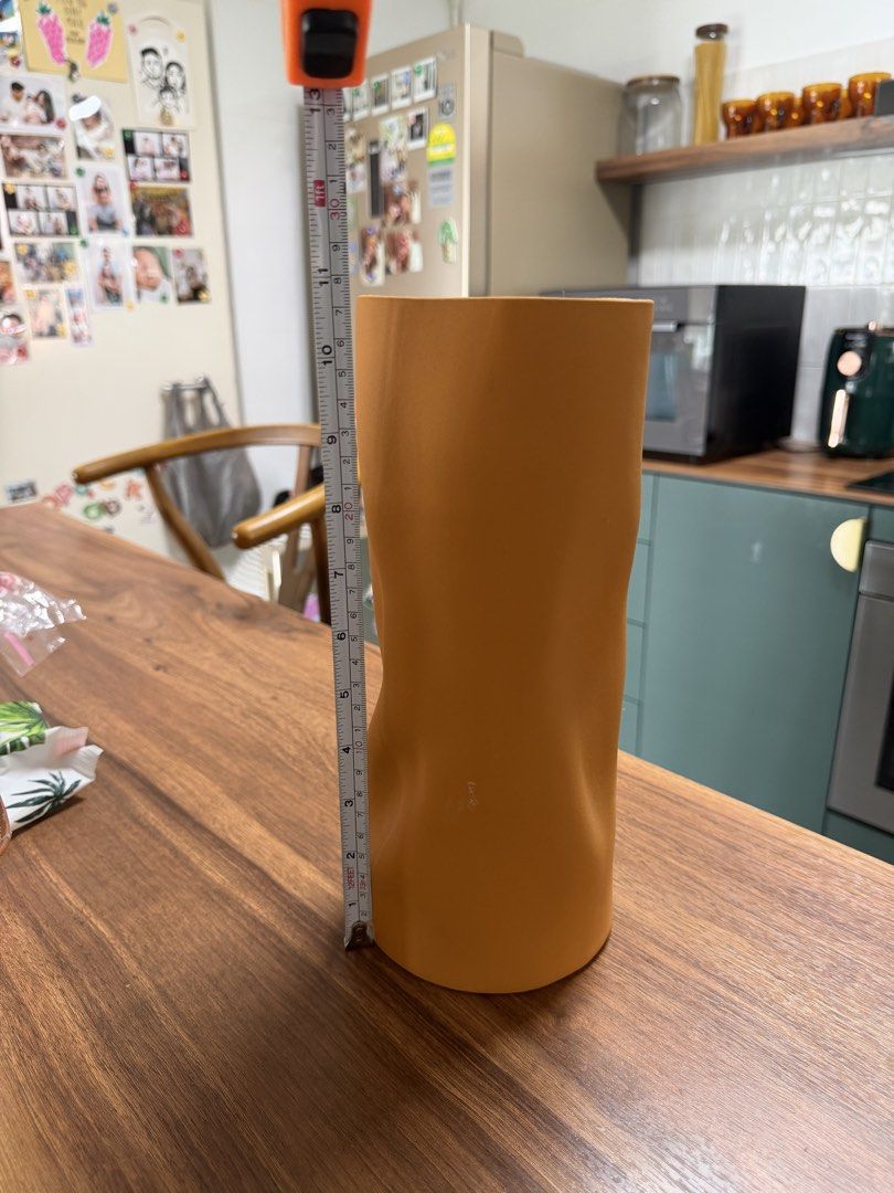 Assorted Vases (Category: Vases & Decorative Bowls) located in Singapore. Submitted by hanzyyy (Listing ID 1469799899, Image 2). Description: Assorted vases $5 each Meet up only at Anchorvale Lane.