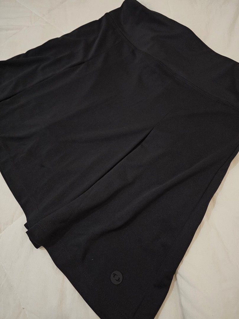 Astec Active Women Skirt (Category: Activewear) located in Quezon City. Submitted by bieannes (Listing ID 1469896622, Image 2). Description: - Brand: Astec - Item: Active skirt with built-in shorts - Color: Black - Size: Women's Medium (M) - Condition: Brand new with original tags Location: Novaliches, Quezon City delivery via lalamove/grab within metro mnl or nearby areas only.