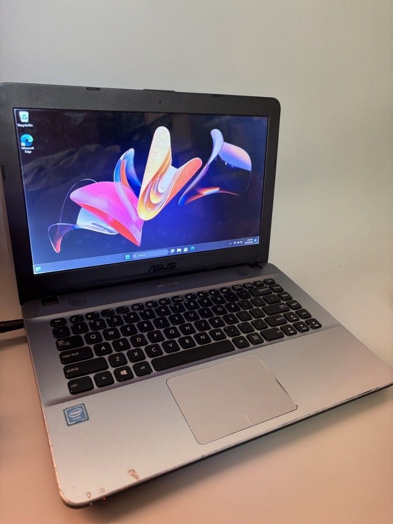 Asus Windows 11 Pro Laptop SSD (Category: Laptops & Notebooks) located in Quezon City. Submitted by bonkarlooo (Listing ID 1469879993, Image 1). Description: PAKIBASA PO MUNA BAGO MAGTANONG Selling for P2200 Only Bawal sa Maselan 2nd hand po ito May white spots sa screen Issue Battery - Need nakasaksak pag gagamitin Best for Students / Typing Documents Asus 14 inch Laptop Intel N3450 4Gb Ram (Optional upgrade up to 8Gb) 32Gb SSD (Optional upgrade