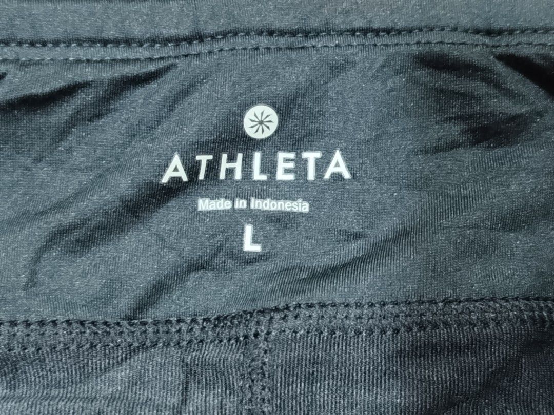 Athleta Running Short (Category: Activewear) located in General Santos City (Dadiangas). Submitted by alfredanth42291 (Listing ID 1469818750, Image 3). Description: ATHLETA RUNNING SHORT black large W: 36-40 L: 12 (short) 16 (cycling) -w/ inner cycling -1 back zip pocket -2 mesh side pockets -w/ drawstring -quickdry ✓excellent condition 265 #gym #sports #pickleball.