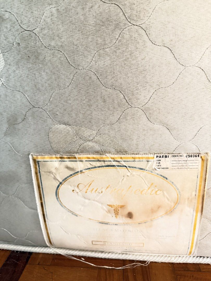 Austrapedic Mattress Full Double (Category: Bed Frames & Mattresses) located in Pasig City. Submitted by cadiprudente (Listing ID 1469835151, Image 3). Description: Spring Mattress Full Double (54 inches x 75 inches) 8 inches thick Used by my son but changed to a bunk bed, so nakatago lang Needs cleaning but no issue Heavy - kailangan ng magbubuhat Loc: Quezon City.