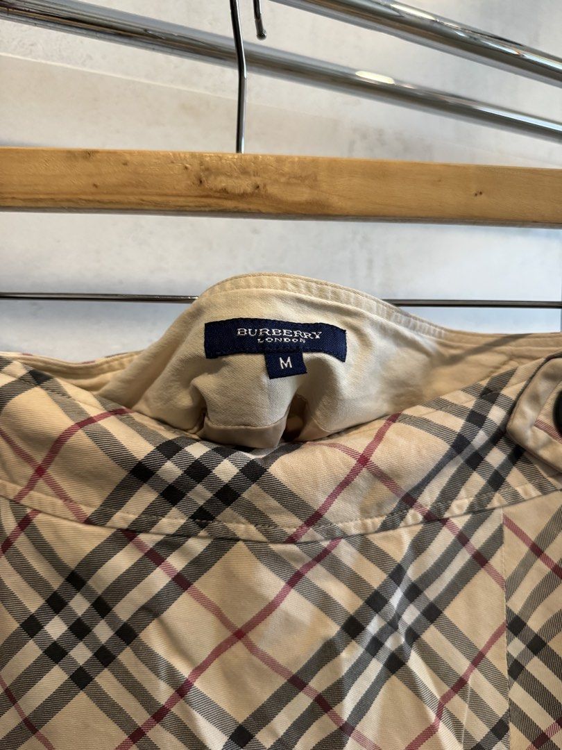 Auth Burberry Pleated Skirt (Category: Skirts) located in Quezon City. Submitted by hanas.declutter (Listing ID 1469830302, Image 2). Description: - 100% cotton - no ww; can provide measurements if needed - best fits xs-small .
