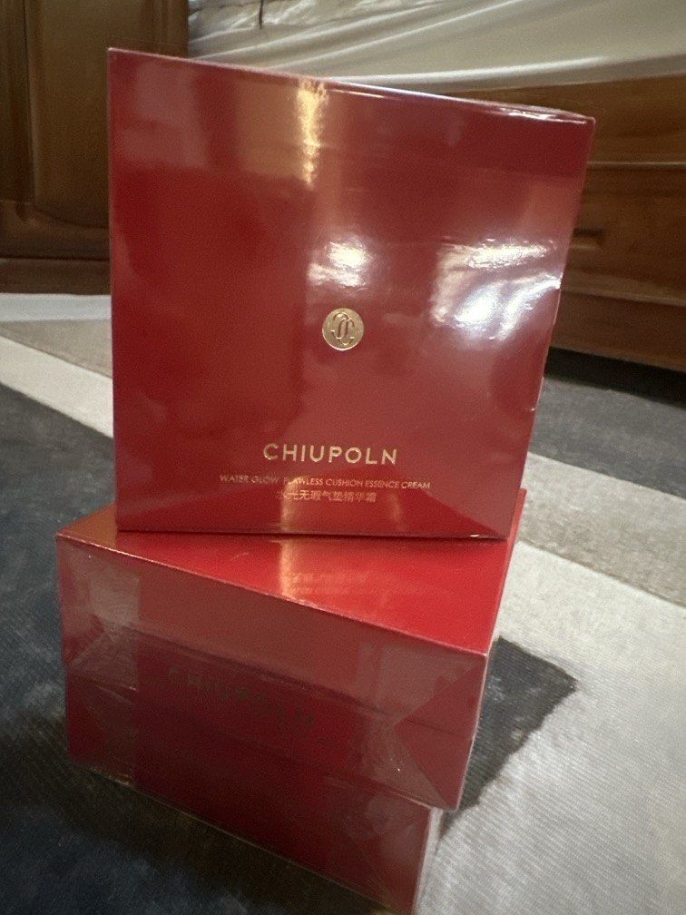Authentic Chiupoln Water glow flawless Cushion (Category: Makeup) located in San Pablo. Submitted by donaya_luxe (Listing ID 1469786680, Image 1). Description: Brought from Macau 550 per piece.