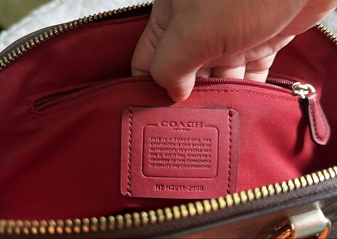 💯authentic Coach Katy Satchel Bag (Category: Cross-body Bags) located in Cavite. Submitted by chicfinds.slay (Listing ID 1469817235, Image 2). Description: ✨in pristine condition ✨w/tag carecard/receipt kept Bought in coach outlet store abroad ✨nastock lang sa closet ni mother its her bag She used it once thats it she wanted to declutter it coz its not her vibe ✨super pretty nito So chic ✨clean& sanitized no visible tarnish no hairlines on hardw