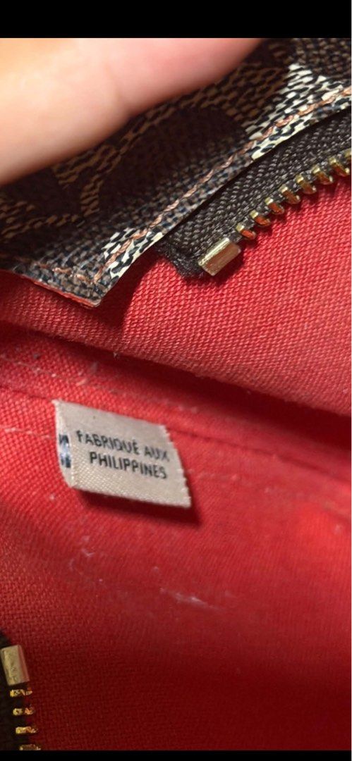 Authentic coach small city zip tote (Category: Tote Bags) located in Caloocan City. Submitted by trebdy01 (Listing ID 1469940923, Image 3). Description: 100% Authentic Coach Small City Zip Tote in Signature Canvas (Dark Brown / Vachetta Trim) Description: Selling an authentic Coach Small City Zip Tote Bag in classic dark brown signature coated canvas with smooth vachetta/tan leather trim. This is the perfect lightweight daily shoulder bag—not too