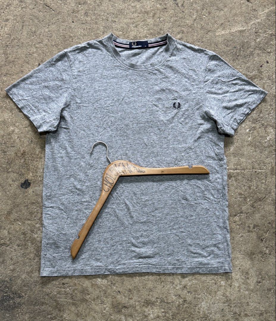 Authentic Fred Perry Classic Crewneck Shirt (Category: Tshirts & Polo Shirts ) located in Badian. Submitted by choloknows (Listing ID 1469826530, Image 1). Description: Good as New 9.9/10 Size M on tag 20 W x 26 L No issue 1200 + sf.