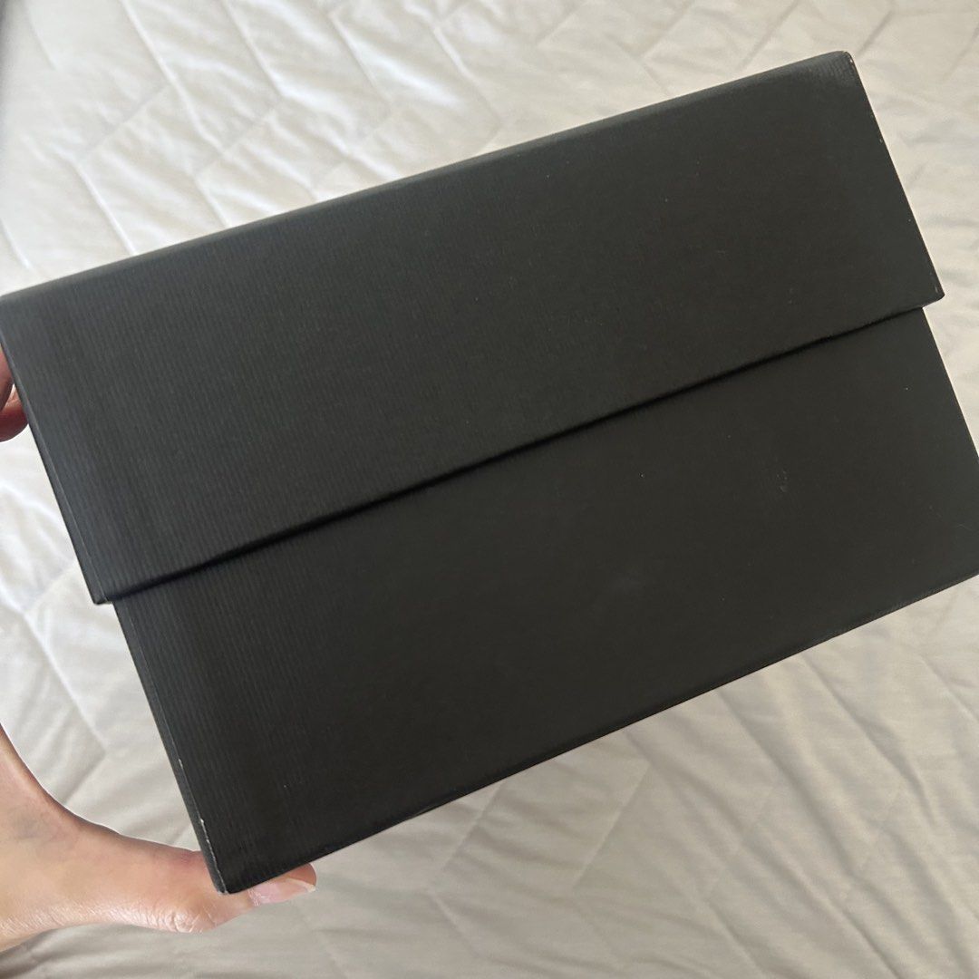 Authentic Gucci Box for Shoes / Sneakers (Category: Everything Else Others) located in Quezon City. Submitted by tokyoluxestuff2013 (Listing ID 1469814896, Image 3). Description: Authentic Preloved Gucci Box For shoes / sneakers etc Shipping via Grab/ Lalamove Add shipping fee.