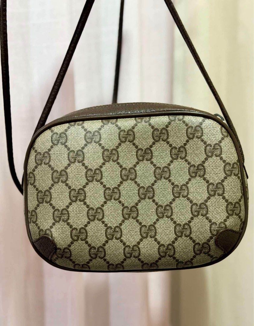 Authentic gucci crossbody bag (Category: Cross-body Bags) located in Caloocan City. Submitted by alavishglam (Listing ID 1469761957, Image 2). Description: .