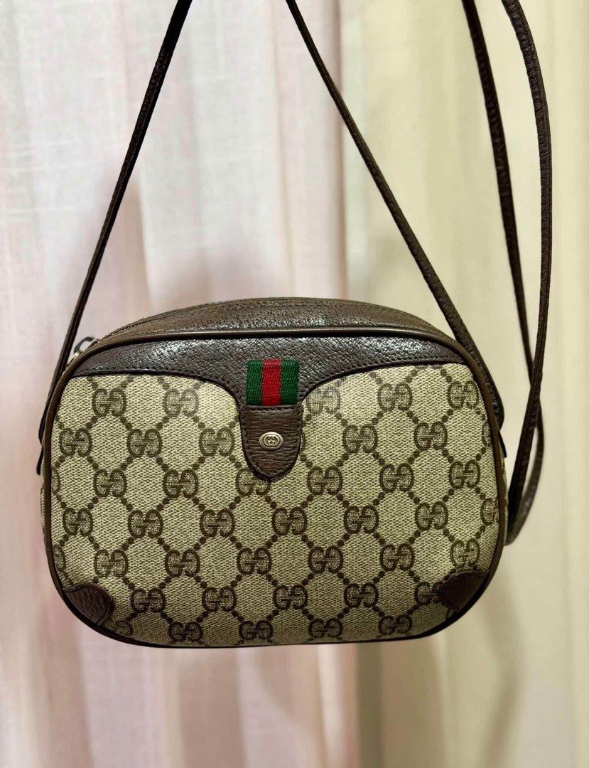 Authentic gucci crossbody bag (Category: Cross-body Bags) located in Caloocan City. Submitted by alavishglam (Listing ID 1469761957, Image 1). Description: .