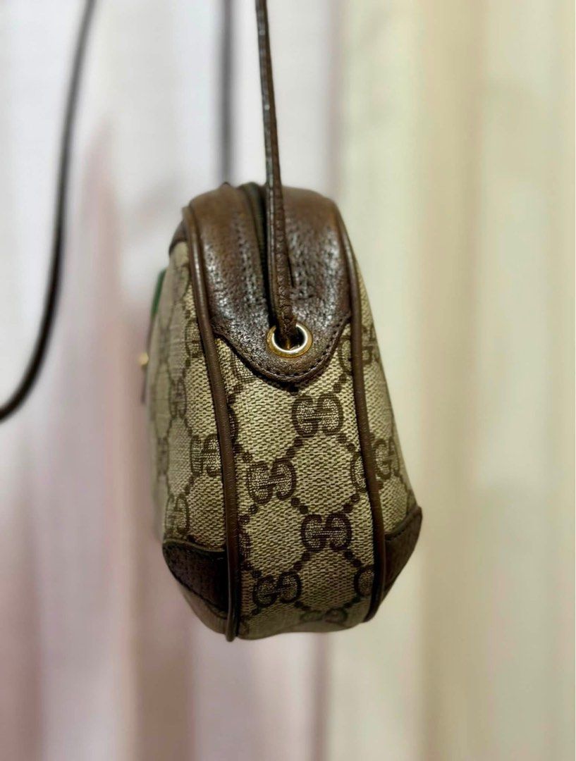 Authentic gucci crossbody bag (Category: Cross-body Bags) located in Caloocan City. Submitted by alavishglam (Listing ID 1469761957, Image 3). Description: .