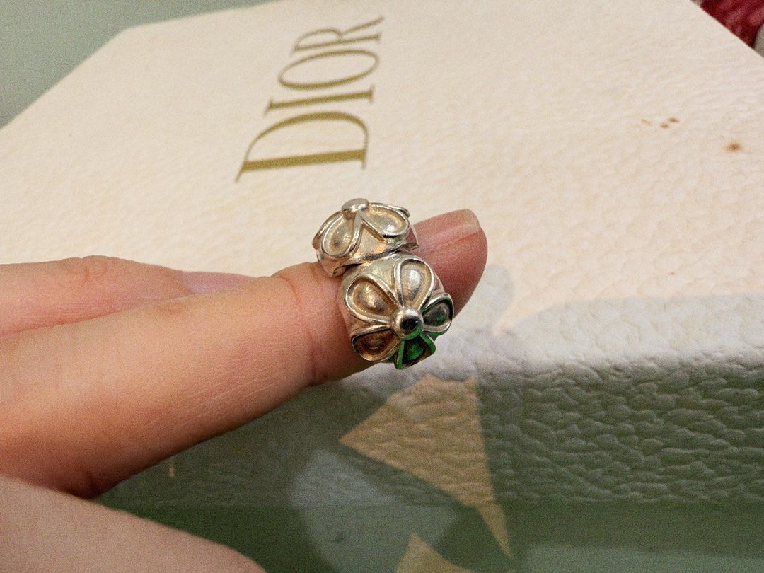 Authentic pandora charm (Category: Charms) located in Manila. Submitted by happylvoe (Listing ID 1469921777, Image 3). Description: 14k carriage @ 2,500 /pc 14k jewelry box @ 2,500/pc Flower clip @ 700/pc.