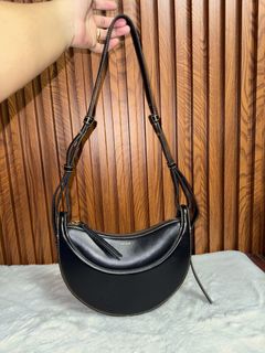(Category: ) located in . Submitted by luxshoppe88 (Listing ID 1469857473, Image 1). Description: .