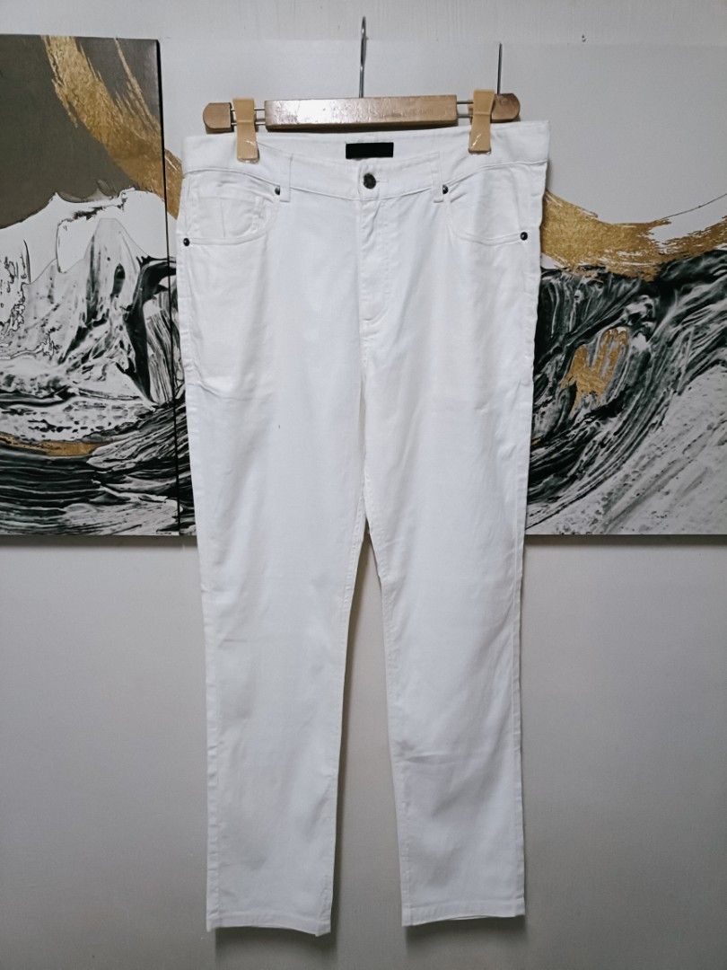 AUTHENTIC PRADA Slim Fit Tapered Denim Jeans (Category: Activewear) located in Manila. Submitted by bvnnie (Listing ID 1469780520, Image 2). Description: AUTHENTIC PRADA Slim Fit Tapered Denim Jeans Waistline/Widht Lenght/ fittings is LARGE Excellent Condition Issue,0 Message if you have any other question about sizing. We do shipping nation wide I'm also open for video call so that you can see the item you 're interested to buy. Courier, DHL, JN