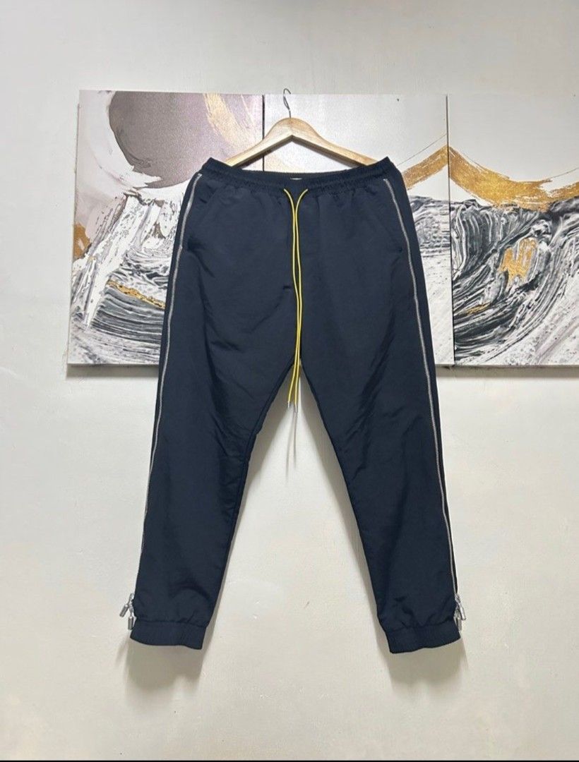 AUTHENTIC rhude side zip flight pant - Black | Garmentory (Category: Activewear) located in Manila. Submitted by bvnnie (Listing ID 1469766999, Image 3). Description: AUTHENTIC rhude side zip flight pant - Black | Garmentory Waistline/Widht 30 Can Stretch up to 37 Lenght:37.5 fittings is Large Excellent Condition Issue,0 Condition 10/10 Message if you have any other question about sizing. We do shipping nation wide I'm also open for video call so