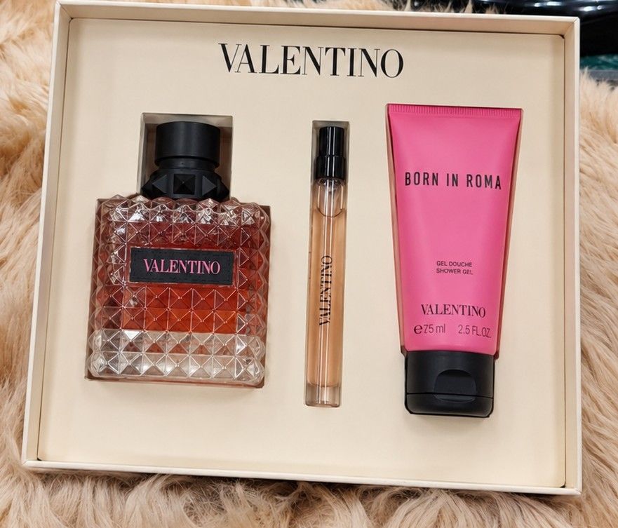 Authentic Valentino Women's Parfum Gift Set (Category: Fragrance & Deodorants) located in La Trinidad. Submitted by designerluxeshop (Listing ID 1469833273, Image 1). Description: Brand-new Valentino women's parfum gift set, 💯% original, in excellent condition, free shipping, message me if interested, delivery is ready onhand.