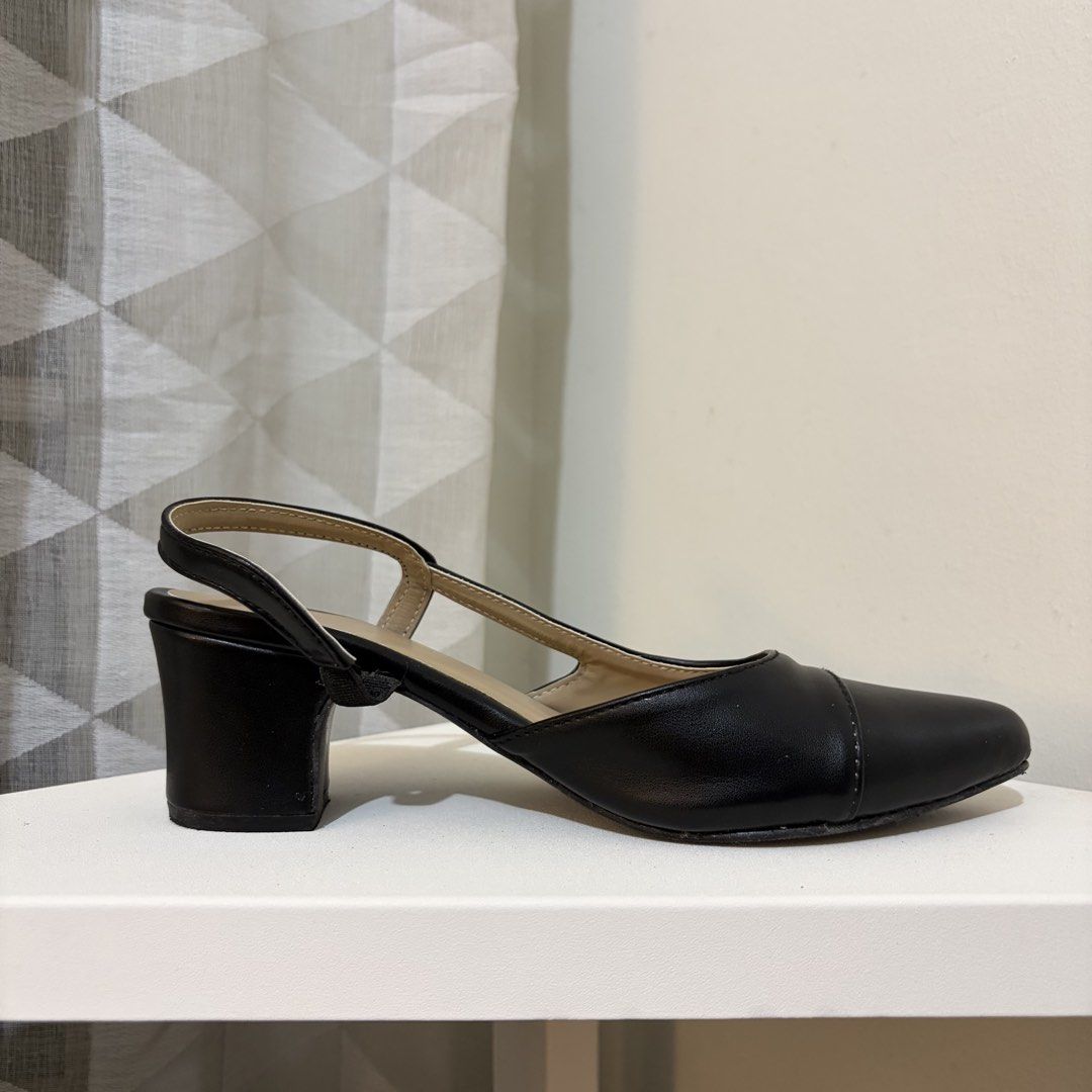 Aztrid Carter Pointed Block Heels Sandals - Black (Category: Heels) located in Quezon City. Submitted by iywm_ (Listing ID 1469931884, Image 2). Description: ▪️used once, bought last June 2026. with box ▪️size 5 ▪️flaw: garter is kinda loose ▪️shipping via grab or lalamove only 📍loyola heights, qc.