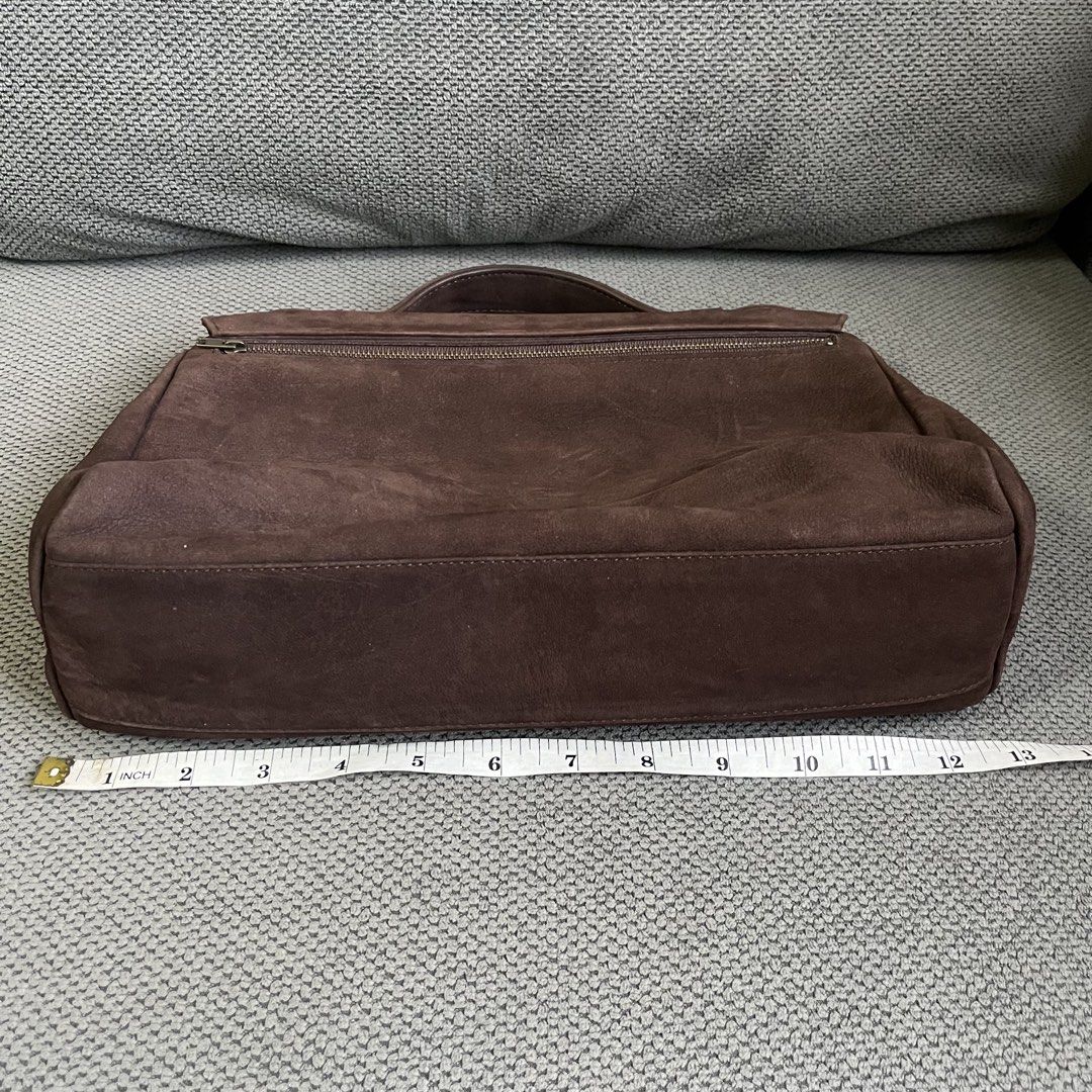 B Stuff Japan Leather Suede Brown Top Handle Hand Bag (Category: Purses & Pouches) located in Silang. Submitted by f4iry4rch1ve (Listing ID 1469858834, Image 3). Description: B Stuff Japan Leather Suede Brown Hand Bag 700 php+ sf Dimensions: view the pictures above -from Japan -beautiful striped interior -unique lock - actual photos Note: Colors may vary due to lighting Please message me for shipping and payment method....