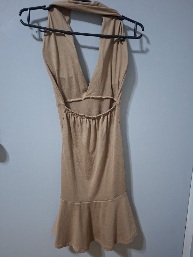 Backless Dress (Category: Dresses) located in Cainta. Submitted by xxo.prelovedclothess (Listing ID 1469822039, Image 1). Description: ●Only used once ● No longer needed it. ● Take note: The buyer will cover the lalamove fee..