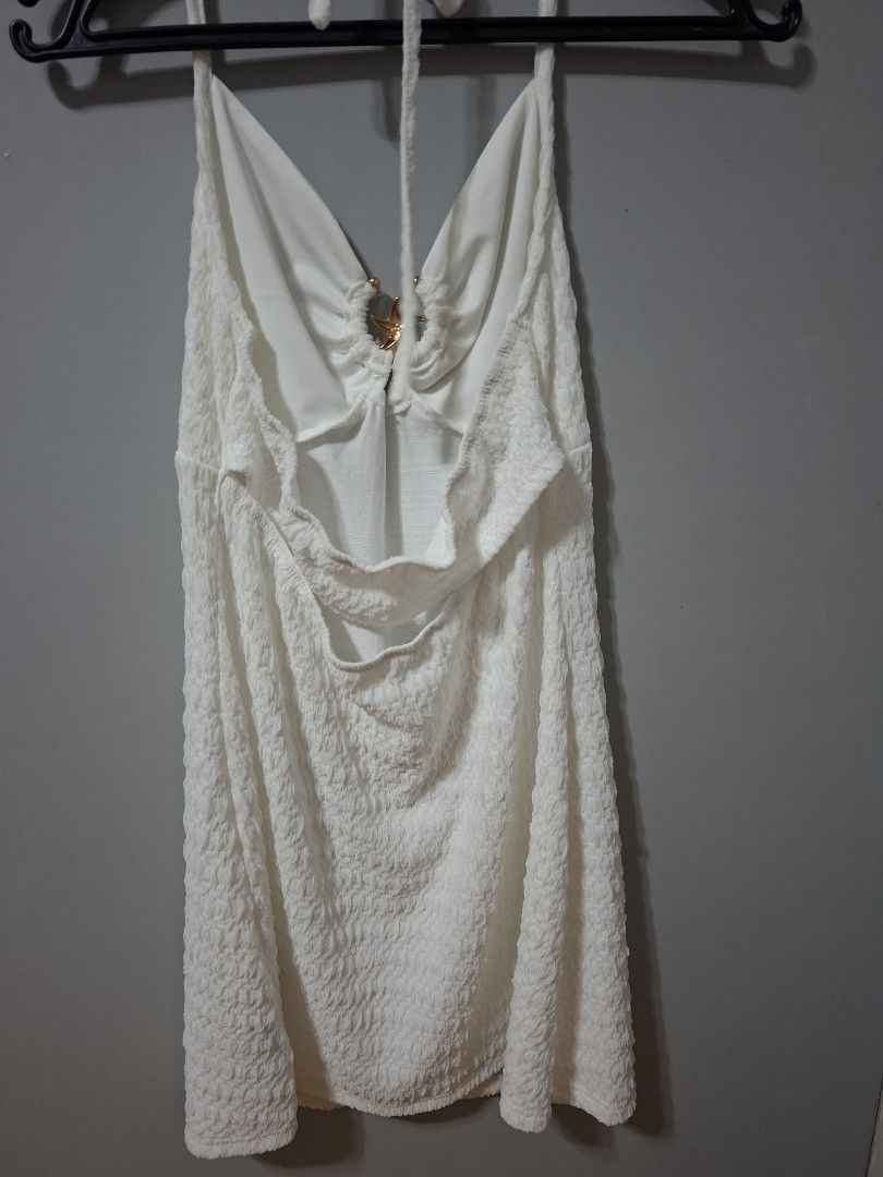 Backless Dress (Category: Dresses) located in Cainta. Submitted by xxo.prelovedclothess (Listing ID 1469825418, Image 2). Description: ●Selling it since i don't wear it/ declutering.
