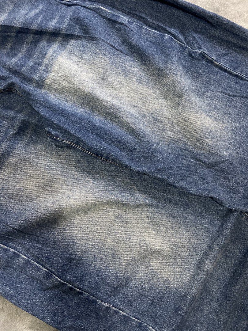 BAGGY BLUE WASHED PANTS (Category: Jeans) located in Bacolod City. Submitted by clerkhexx (Listing ID 1469923288, Image 3). Description: BAGGY BLUE WASHED PANTS (SBIN ALTERNATIVE) Brand: N.Z Measurements: Waist: 28 Lenght: 42 Thigh: 16 Leg Hole: 11 Mine: 400 Condition of this item 10 - color rate 10- no issue Check every photos for conditions of the item.