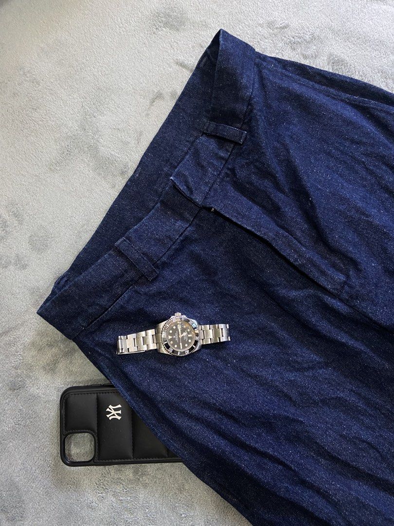 BAGGY DARK BLUE RAW DENIM (Category: Jeans) located in Bacolod City. Submitted by clerkhexx (Listing ID 1469922104, Image 2). Description: DARK BLUE RAW DENIM SUPER CRISPY Brand: N/A Measurements: Waist: 30 Lenght: 43 Thigh: 13.5 Leg Hole: 11.5 Mine: 500 Condition of this item 10 - color rate 10- no issue Check every photos for conditions of the item.