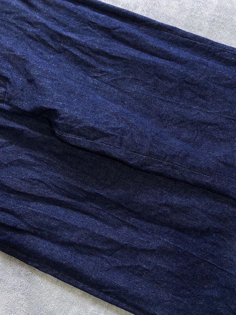 BAGGY DARK BLUE RAW DENIM (Category: Jeans) located in Bacolod City. Submitted by clerkhexx (Listing ID 1469922104, Image 3). Description: DARK BLUE RAW DENIM SUPER CRISPY Brand: N/A Measurements: Waist: 30 Lenght: 43 Thigh: 13.5 Leg Hole: 11.5 Mine: 500 Condition of this item 10 - color rate 10- no issue Check every photos for conditions of the item.