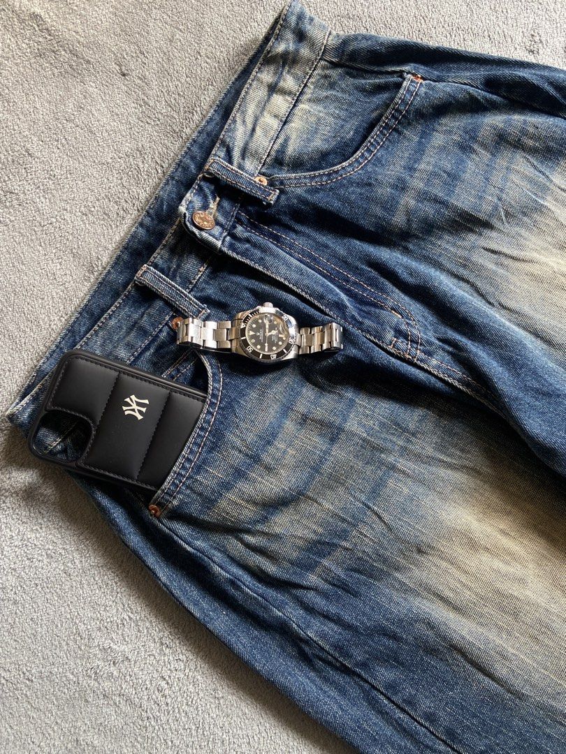 BAGGY MUD WASHED PANTS (Category: Jeans) located in Bacolod City. Submitted by clerkhexx (Listing ID 1469922368, Image 2). Description: BAGGY MUD WASHED PANTS Brand: N/A Measurements: Waist: 28-29 Lenght: 40 Thigh: 14 Leg Hole: 9.5 Mine: 400 Condition of this item 10 - color rate 10- no issue Check every photos for conditions of the item.