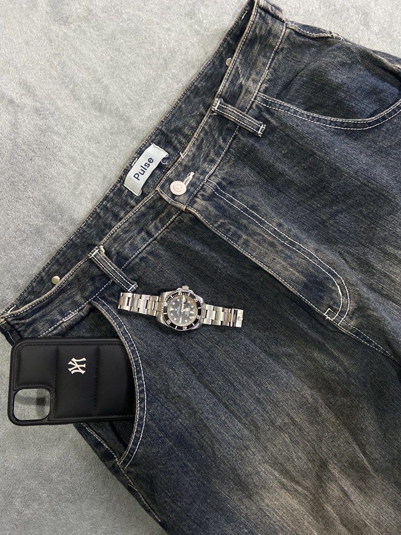 BAGGY SEMI BALLOON MUD WASHED PANTS (Category: Jeans) located in Bacolod City. Submitted by clerkhexx (Listing ID 1469923397, Image 2). Description: BAGGY SEMI BALLOON MUD WASH PANTS Brand: PULSE Measurements: Waist: 34 Lenght: 43 Thigh: 15.5 Leg Hole: 9.5 Mine: 400 Condition of this item 10 - color rate 10- no issue Check every photos for conditions of the item.