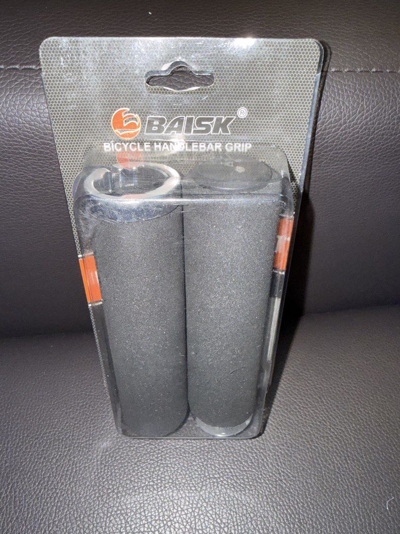 Baisk Bicycle Handlebar Grip BSK-2482 Black (Category: Bicycles) located in Quezon City. Submitted by edenkhan (Listing ID 1469916639, Image 1). Description: - Brand: Baisk - Model: BSK-2482 - Color: Black - Condition: Brand new, still sealed in original packaging - Compatibility: Standard replacement for mountain bikes, city bikes, and hybrids - Bonus: Installation steps printed on the back of the packaging.