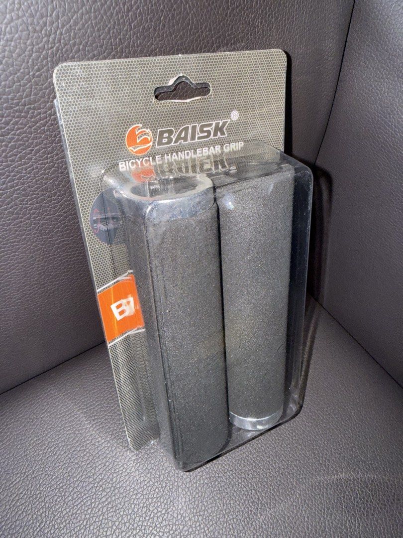 Baisk Bicycle Handlebar Grip BSK-2482 Black (Category: Bicycles) located in Quezon City. Submitted by edenkhan (Listing ID 1469916639, Image 2). Description: - Brand: Baisk - Model: BSK-2482 - Color: Black - Condition: Brand new, still sealed in original packaging - Compatibility: Standard replacement for mountain bikes, city bikes, and hybrids - Bonus: Installation steps printed on the back of the packaging.