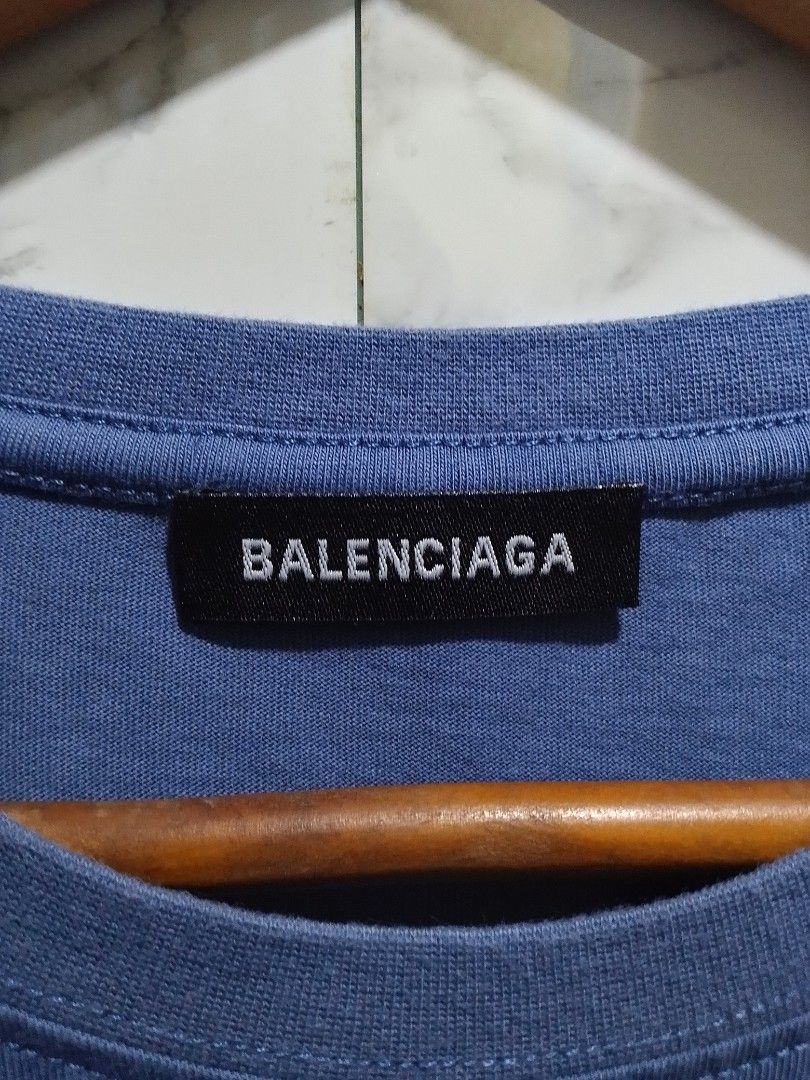 Balenciaga BB Logo T-Shirt (Category: Tshirts & Polo Shirts ) located in Paranaque City. Submitted by lanceee.999 (Listing ID 1469849438, Image 3). Description: Size: L Complete Tags Off/Authentic Color Rate: 8/10 No Issue Good Condition.