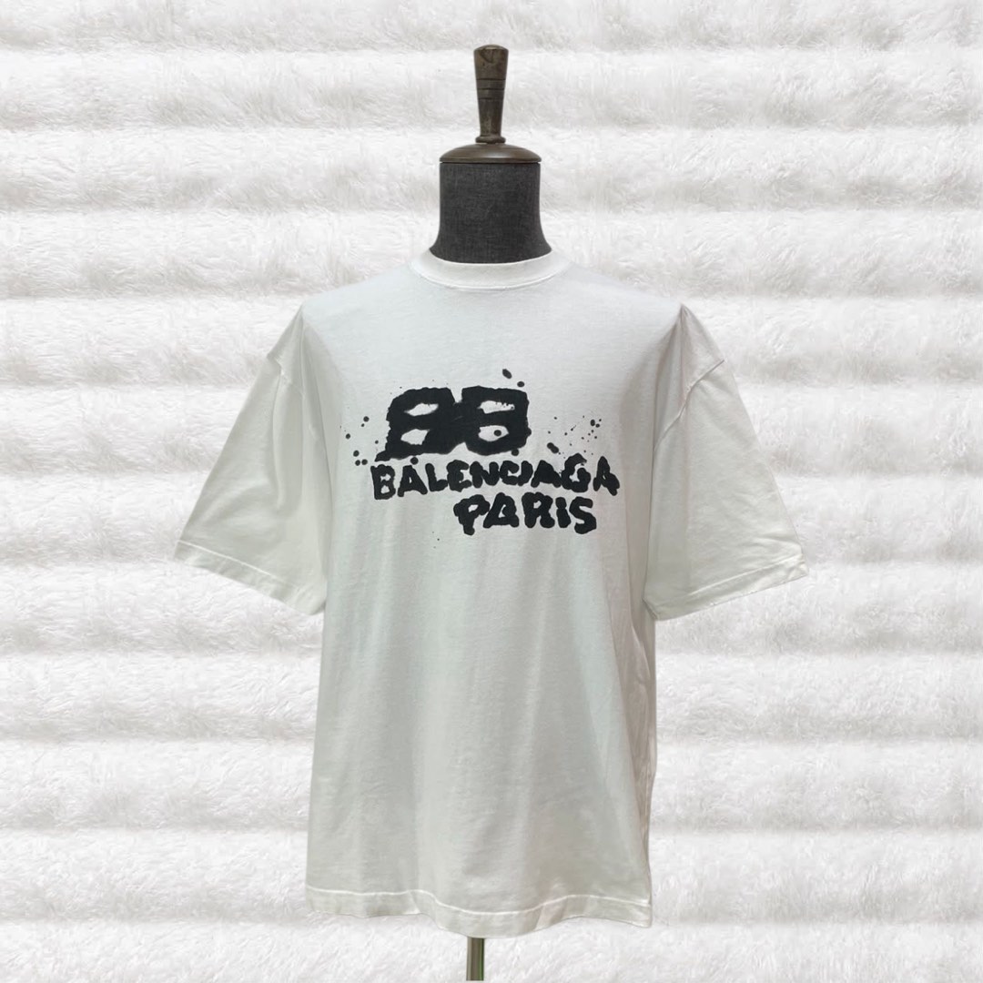 Balenciaga Dirty BB Paris icon White Tee with Monogram Graffiti Print ...