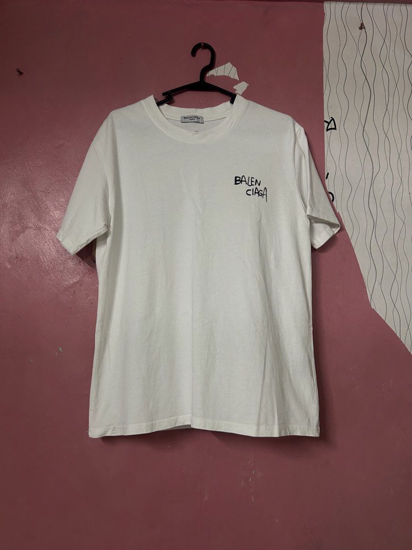 BALENCIAGA PARIS WHITE TEE (Category: Tshirts & Polo Shirts ) located in Dasmarinas. Submitted by dnnr3rdyyyyy (Listing ID 1469821842, Image 1). Description: .