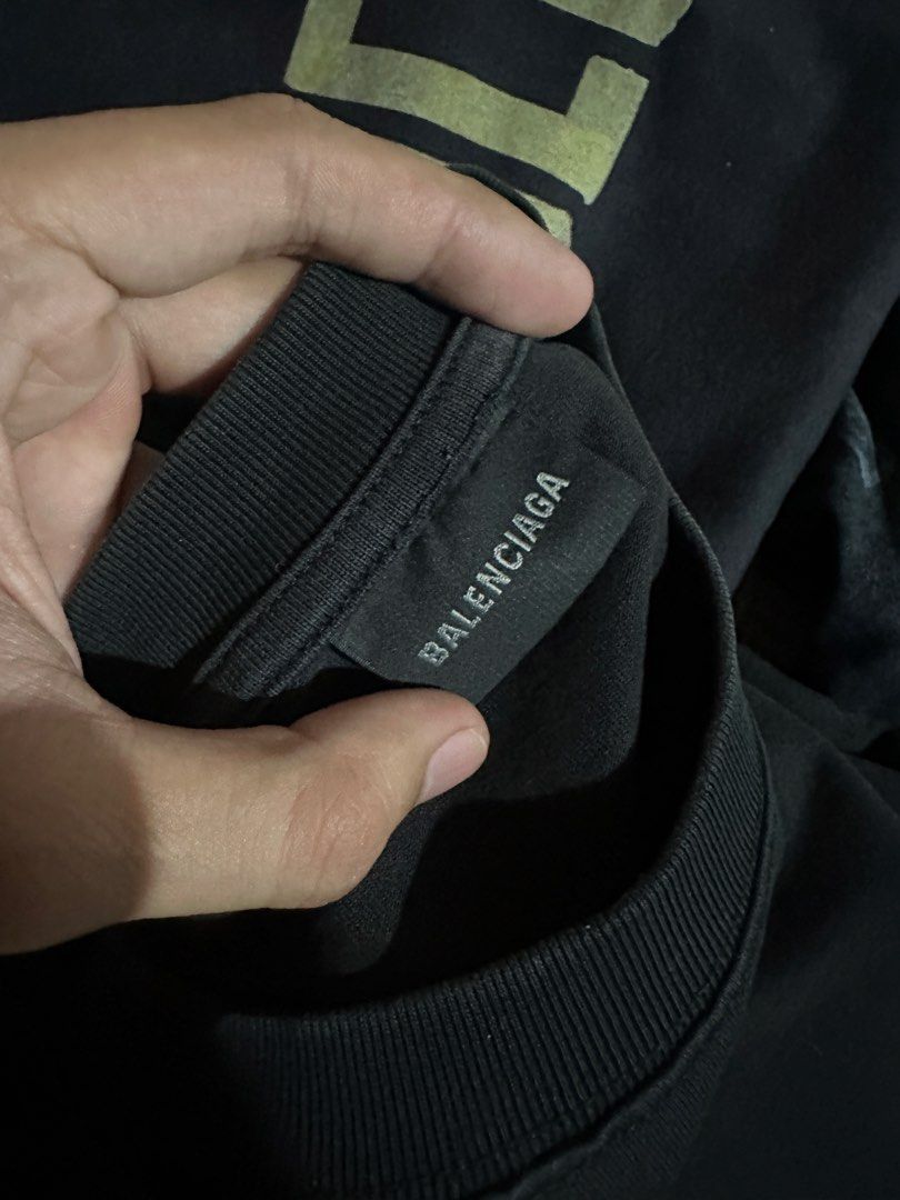 balenciaga shirt (Category: Tshirts & Polo Shirts ) located in Manila. Submitted by youngvill (Listing ID 1469789185, Image 3). Description: width: 22” length: 28.5” AUTHENTIC - Color: black - Condition: may bleached onti other than that wala na issue - Ideal for: Streetwear outfits.