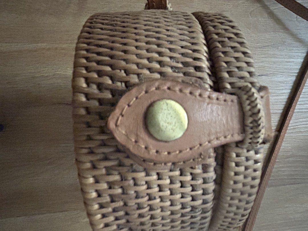 Bali Round Rattan Bag (Category: Beach Bags) located in Taguig. Submitted by mrltng (Listing ID 1469783698, Image 3). Description: Rattan bag bought from Bali In perfect condition, only used once Width 15cm.